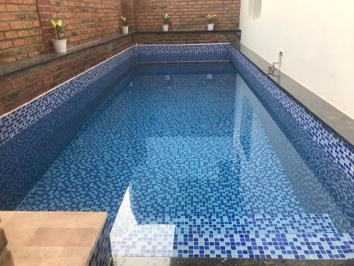 Swimming pool sa o malapit sa Hue Four Seasons Hotel