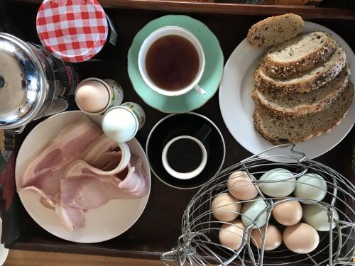 Breakfast options available to guests at Gilgraves Vineyard Farmstay