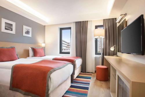 Premium Room with One Twin Bed - Non-Smoking