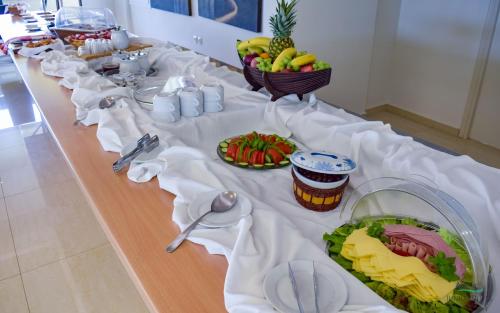 Gallery image of Junior Hotel in Iria