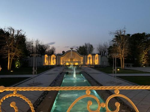 Bazén v ubytování Hotel Ristorante Borgo Antico nebo v jeho okolí