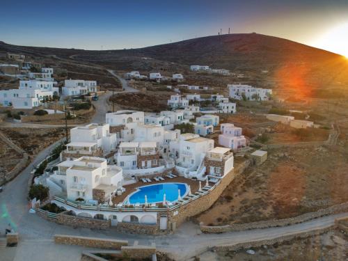 Gallery image of Aspalathras White Hotel in Chora Folegandros