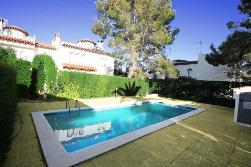 Swimmingpoolen hos eller tæt på ARENDA Casa Bedoll 1