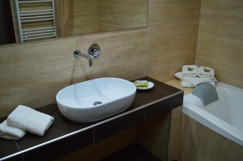Ένα μπάνιο στο Achillio Hotel