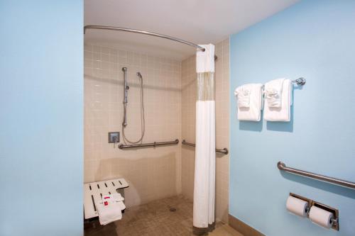 Ванна кімната в Days Inn by Wyndham Florida City