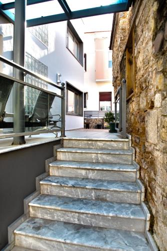 Data Maisonettes - City Center Budget Semi Basement