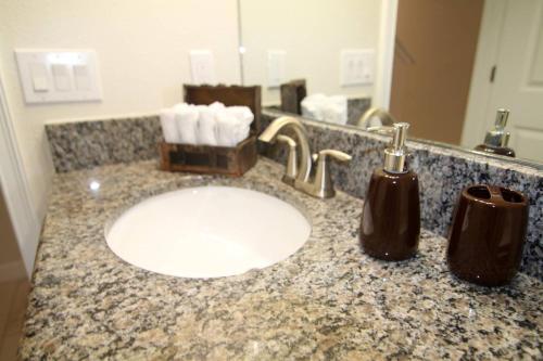 A - New 4 Bedroom Home - 5 Miles to Disney - Free Water Park - Private Pool photo 35
