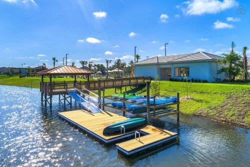 A - New 4 Bedroom Home - 5 Miles to Disney - Free Water Park - Private Pool photo 30