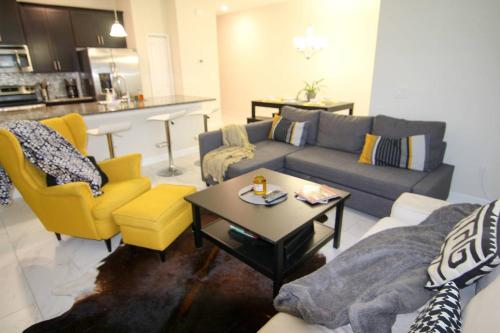 A - New 4 Bedroom Home - 5 Miles to Disney - Free Water Park - Private Pool photo 22
