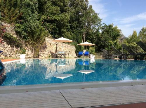 Bazén v ubytování Il Casalino nebo v jeho okolí