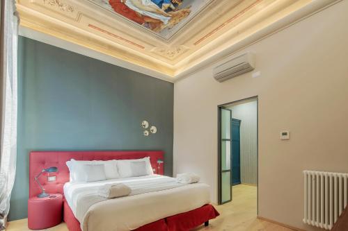 Кровать или кровати в номере Villa Riviera Resort