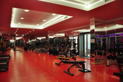 Fitness centrum a/nebo fitness zařízení v ubytování Eser Diamond Hotel Spa & Convention Center İstanbul