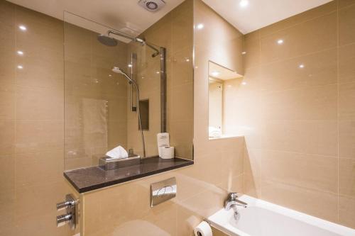 New House Country Hotel tesisinde bir banyo