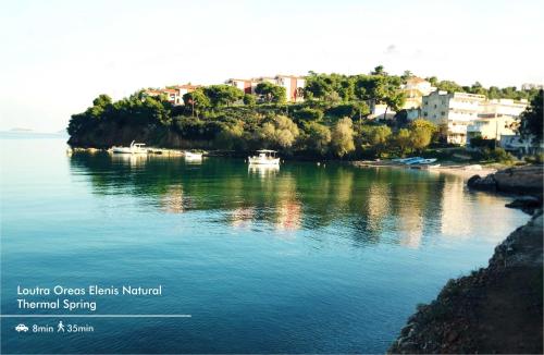 a view of a river with boats in the water at Koel Country House in Áno Almirí