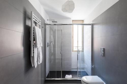 Ванна кімната в A World Aparts - 32 Modena