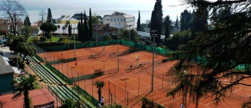 Fotografie z fotogalerie ubytování Apt Tennis Prime Location, parking, near beach, self check-in v destinaci Opatija