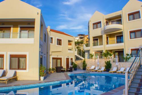 Πισίνα στο ή κοντά στο Esthisis Suites Chania 