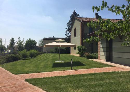 Κήπος έξω από το Agriturismo Bassanine