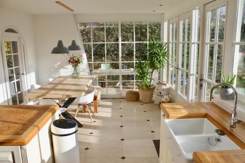 Fotografie z fotogalerie ubytování Luxury family Villa Zandvoort v destinaci Zandvoort