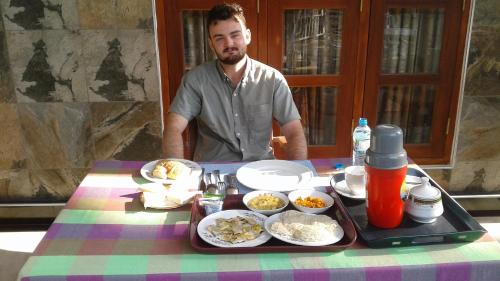 Φαγητό σε αυτός ο ξενώνας ή κάπου εκεί κοντά