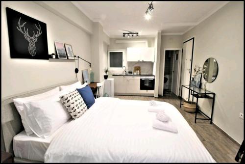 {NEW} Luxury and stylish studio, Athens, Greece