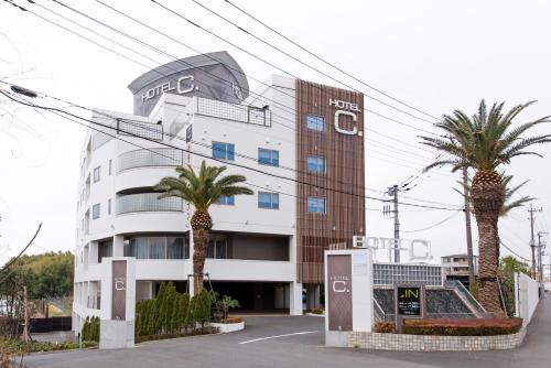 El edificio en el que está el hotel