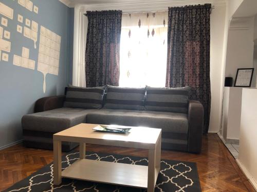 Χώρος καθιστικού στο Blue Apartment