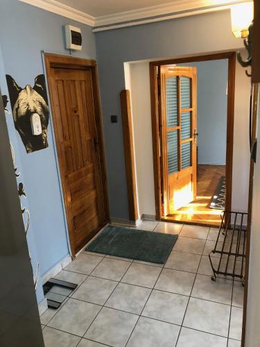 Φωτογραφία από το άλμπουμ του Blue Apartment στην Ντρομπέτα-Τούρνου Σεβερίν