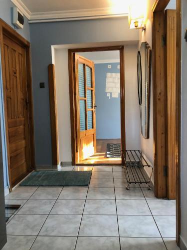 Φωτογραφία από το άλμπουμ του Blue Apartment στην Ντρομπέτα-Τούρνου Σεβερίν