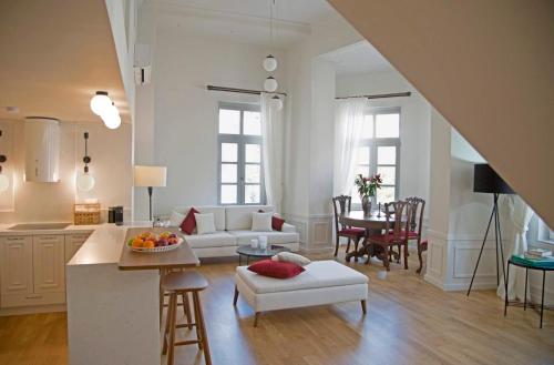 Posedenie v ubytovaní Four Streets Athens - Luxury Suites Apartments in Athens