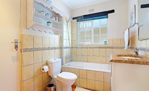 Gallery image of Hout Bay Beach Cottage in Hout Bay