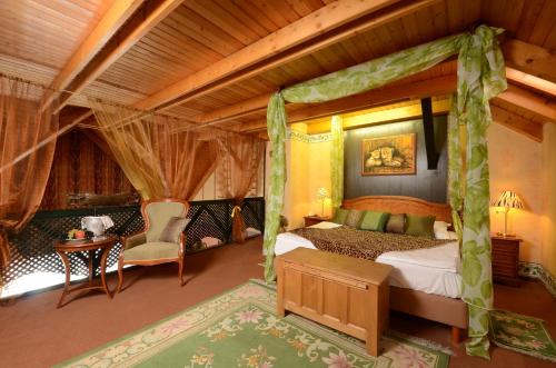 Postel nebo postele na pokoji v ubytování Janus Boutique Hotel & Spa