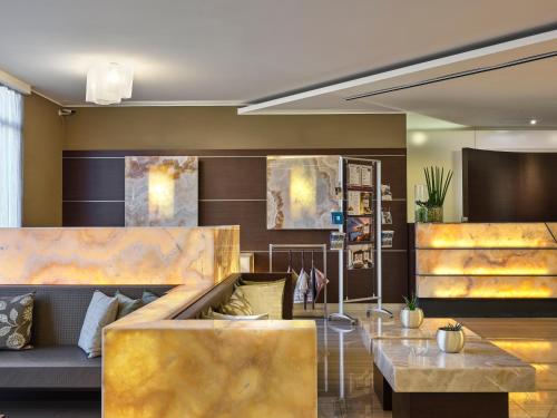 Lounge nebo bar v ubytování Winter Garden Hotel Bergamo Airport
