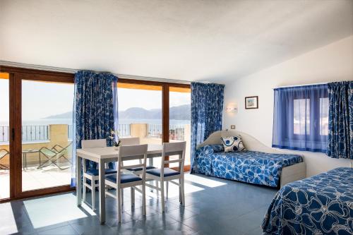 Afbeelding uit fotogalerij van Hotel La Playa in Cala Gonone