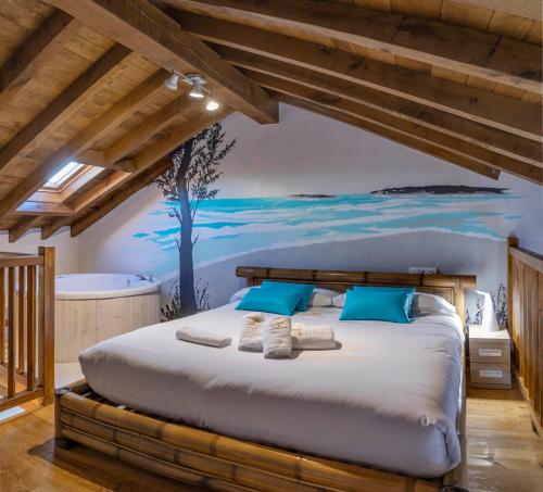 Кровать или кровати в номере Somo Garden Villas
