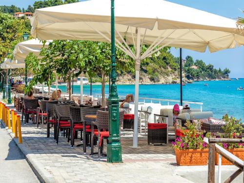 Gallery image of Xenios Dolphin Beach Hotel in Possidi