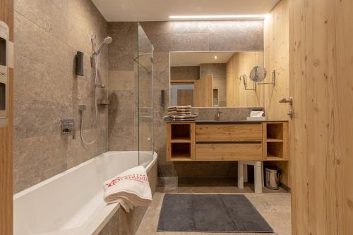 Ett badrum på Apartments Edenlehen