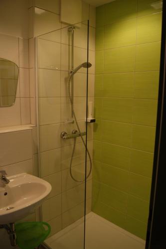 Bilik mandi di Gasthof Pension Leitner