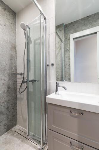 Elegant Luminous 3BD apartment in Kolonaki by UPSTREET