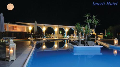 Bazén v ubytování Imerti Resort Hotel nebo v jeho okolí