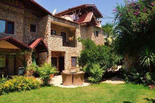 Afbeelding uit fotogalerij van Hotel Villa Monte in Cıralı