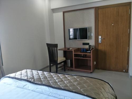 Fotografie z fotogalerie ubytování Kyriad Hotel Solapur by OTHPL v destinaci Solapur
