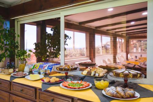 Makanan di atau berdekatan hotel