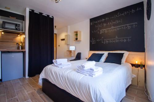 Photo de la galerie de l'établissement LE RACINE CARREE - topbnb dijon, à Dijon