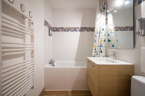 ห้องน้ำของ LE RACINE CARREE - topbnb dijon