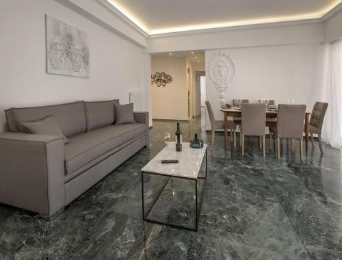 Roomy and comfortable apartment near Acropolis by GHH