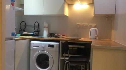 Kuchyňa alebo kuchynka v ubytovaní Smart Studio -R5