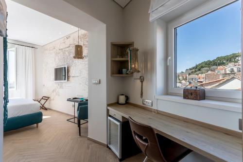 Seaview Luxury Retreat