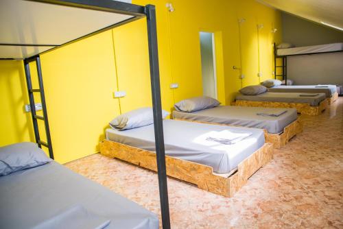 Cama o camas de una habitación en Our Way Guest House & Hostel
