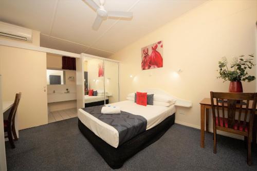 Ένα ή περισσότερα κρεβάτια σε δωμάτιο στο Parkside Motel Ayr